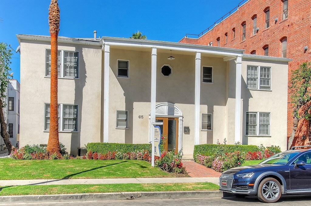 615 Cochran Apartments Amenities