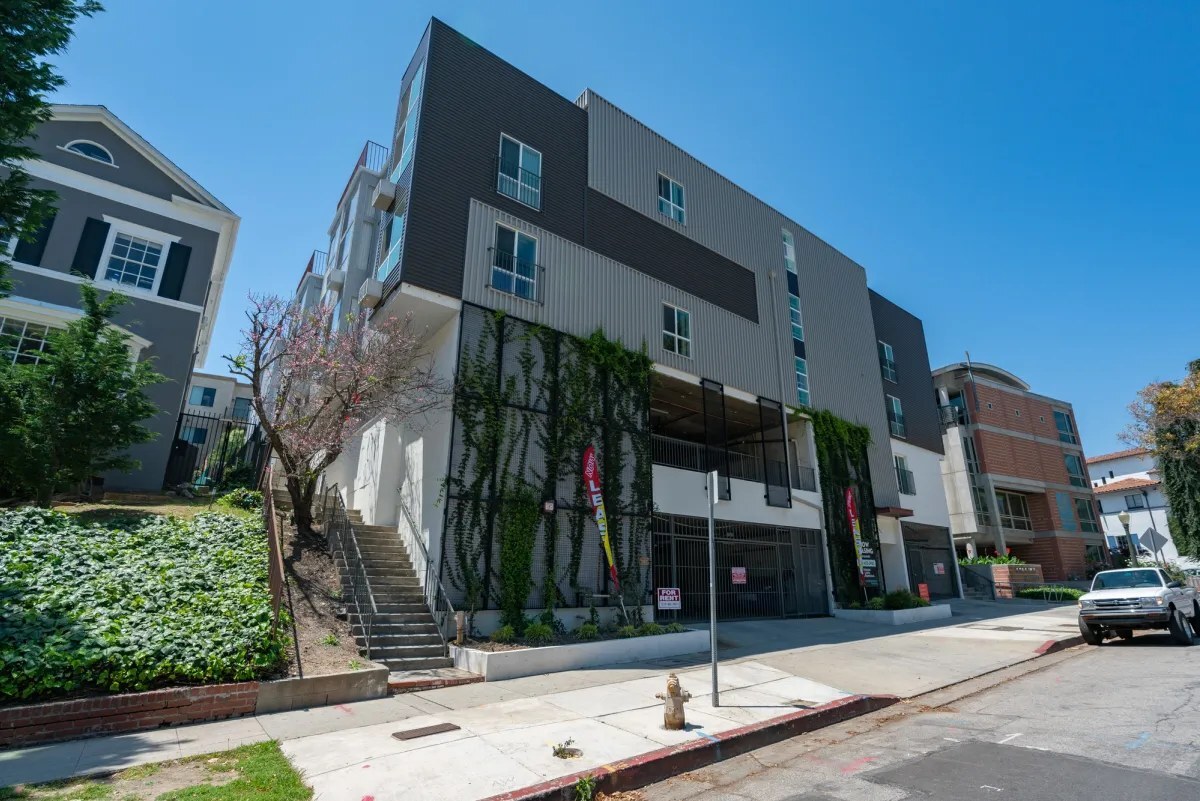 641 Gayley Ave Exterior