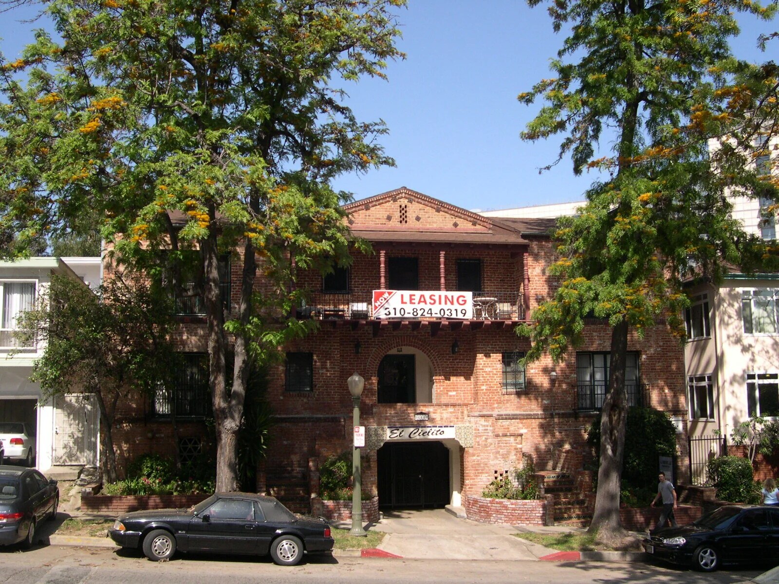 644 Landfair exterior