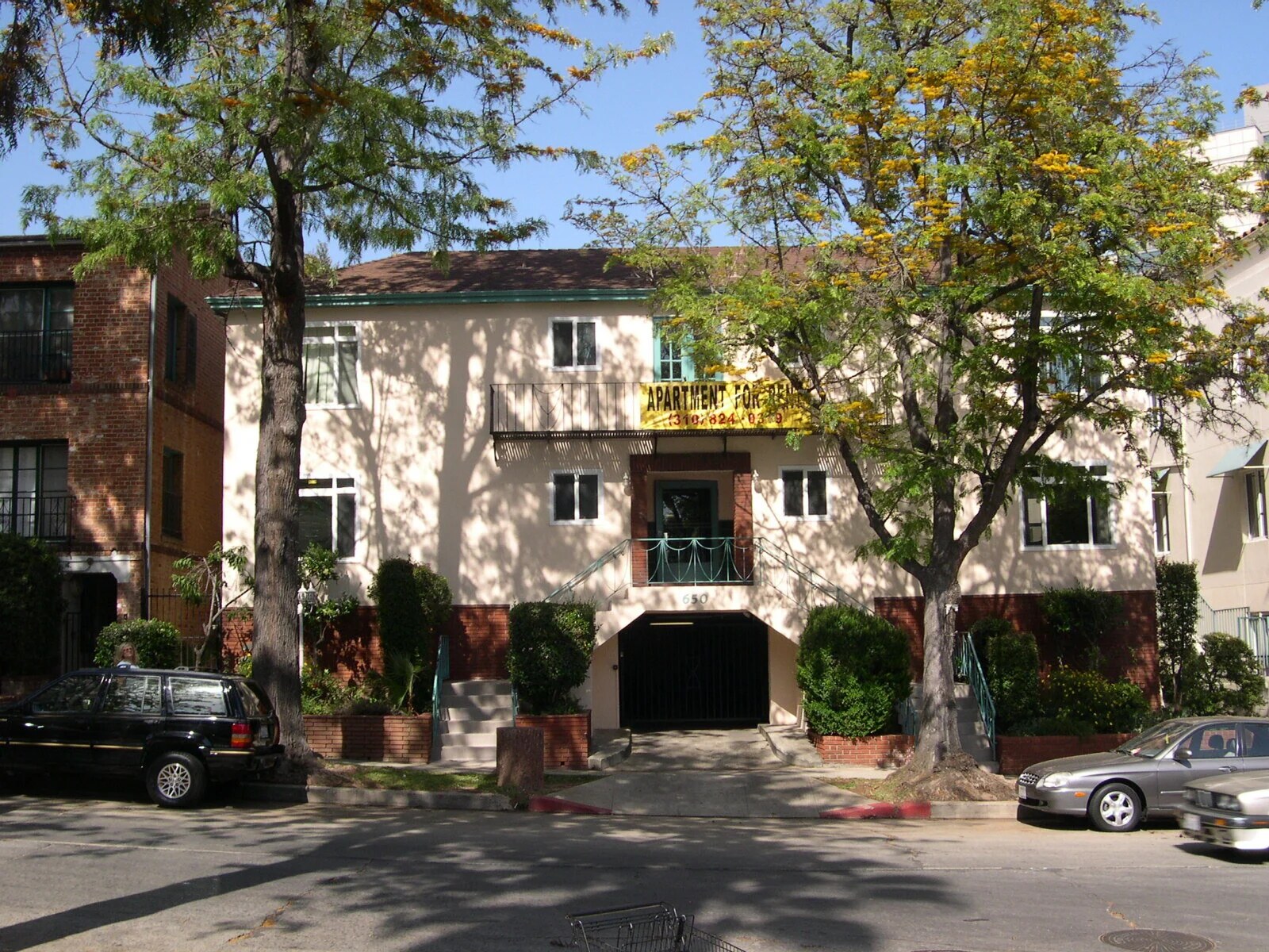 650 Landfair Exterior