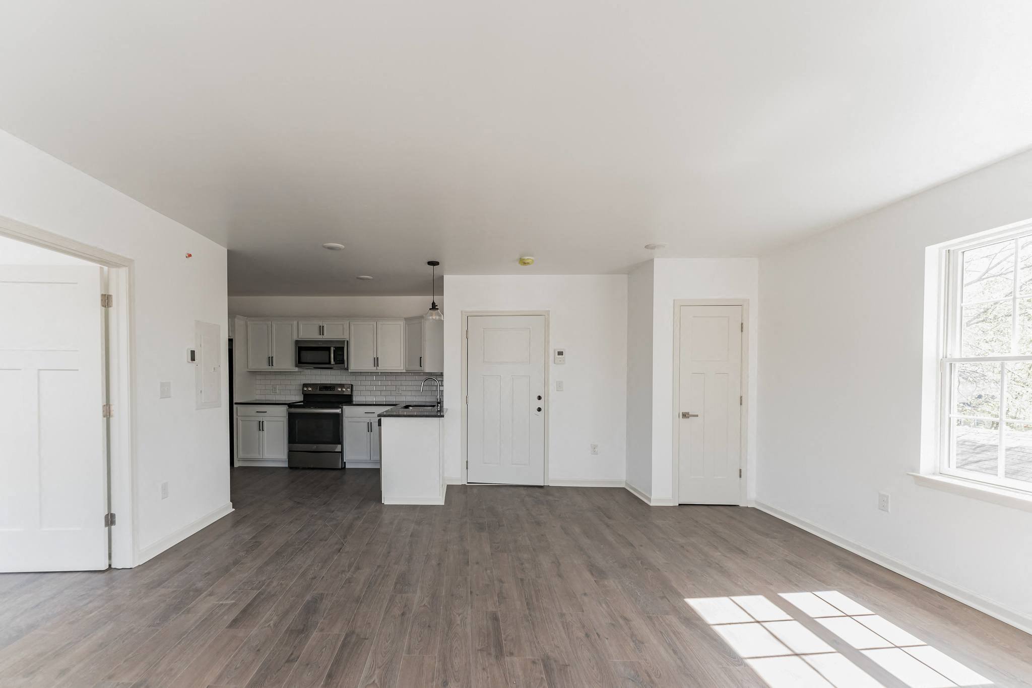 7105 Ridge Ave. exterior