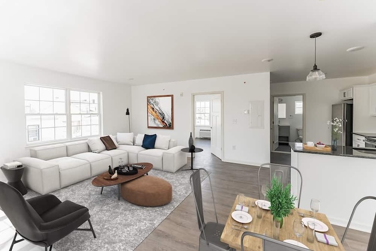 7105 Ridge Ave. Amenities