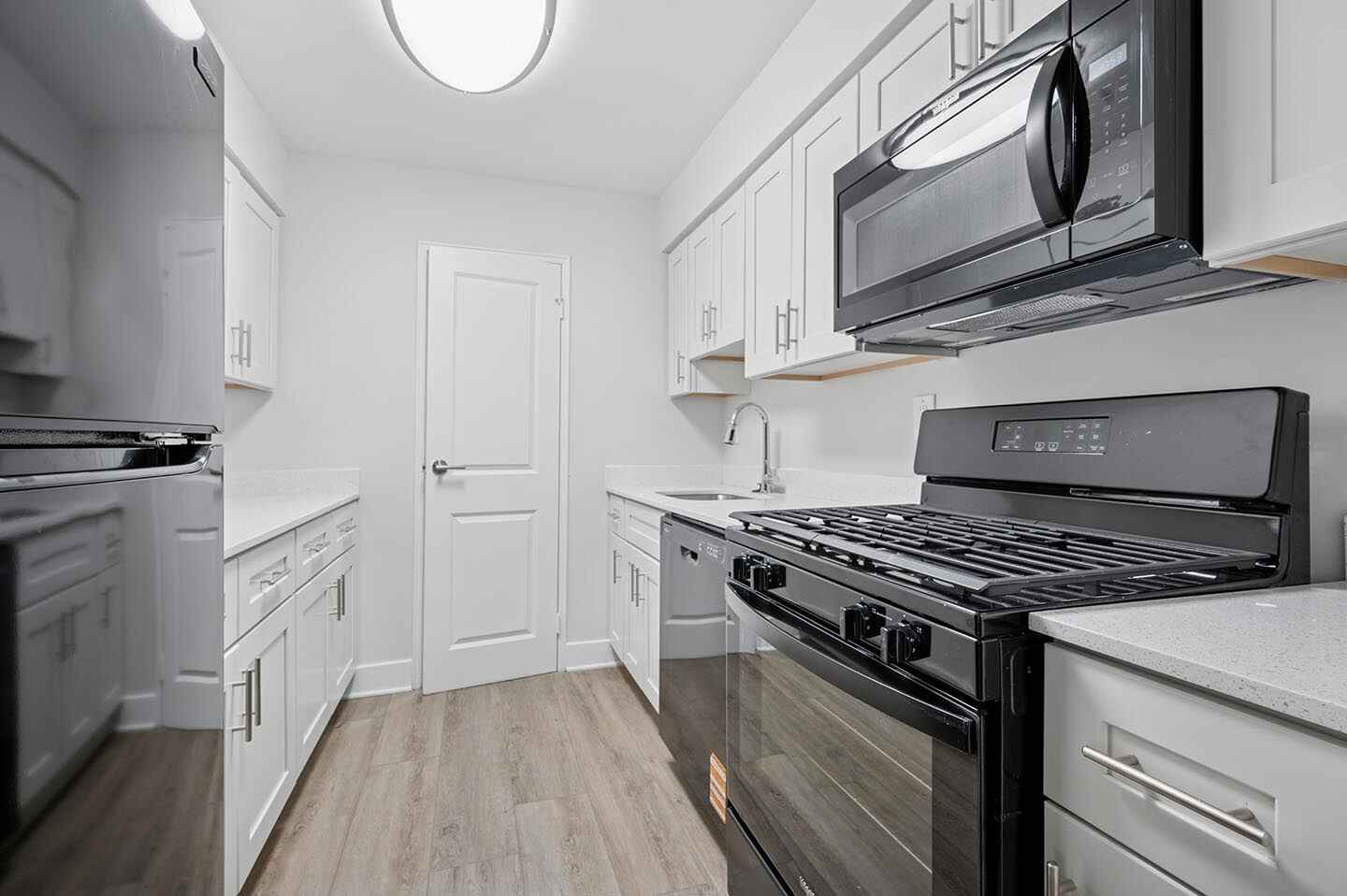 7400 Roosevelt Amenities