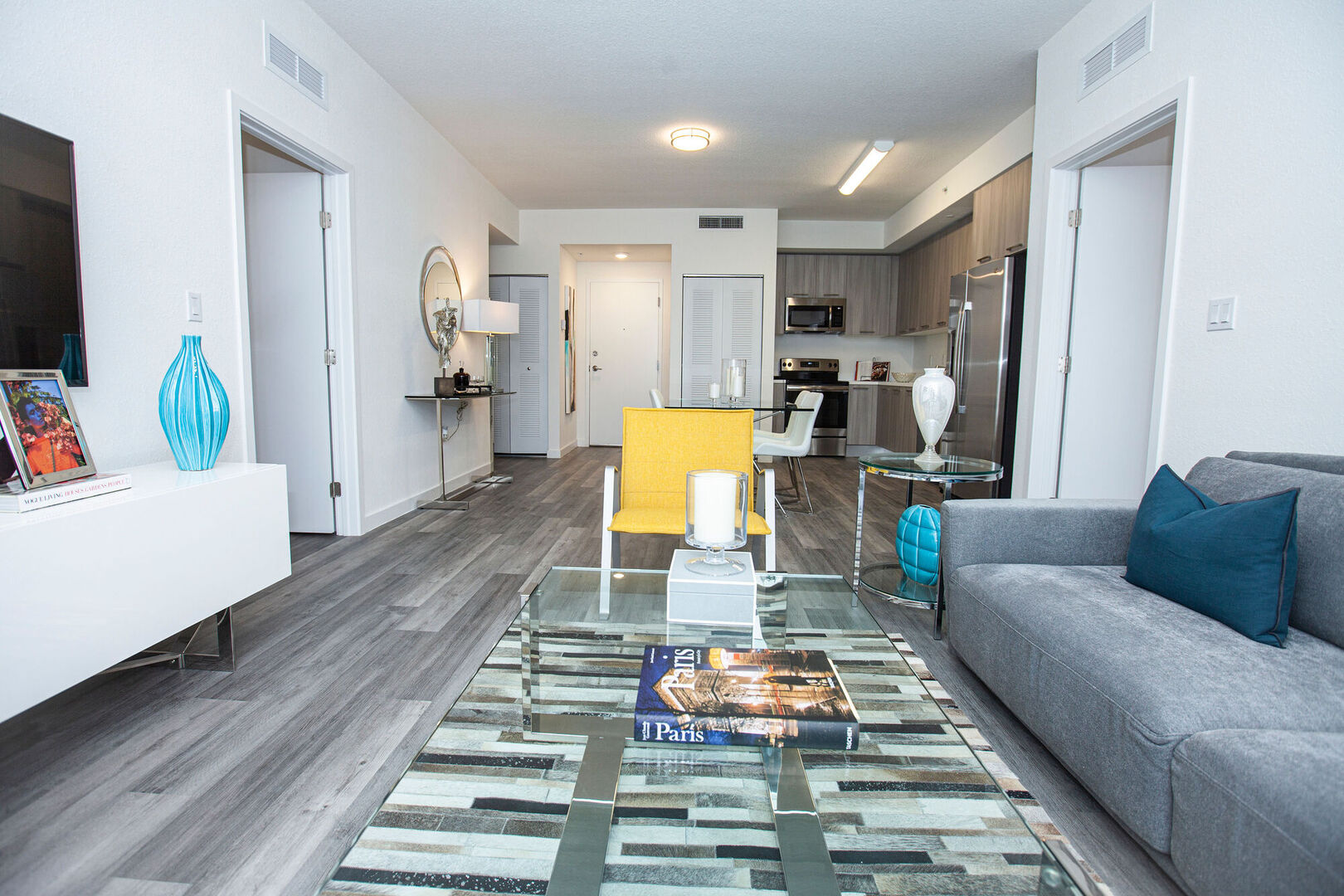 850 Living Exterior