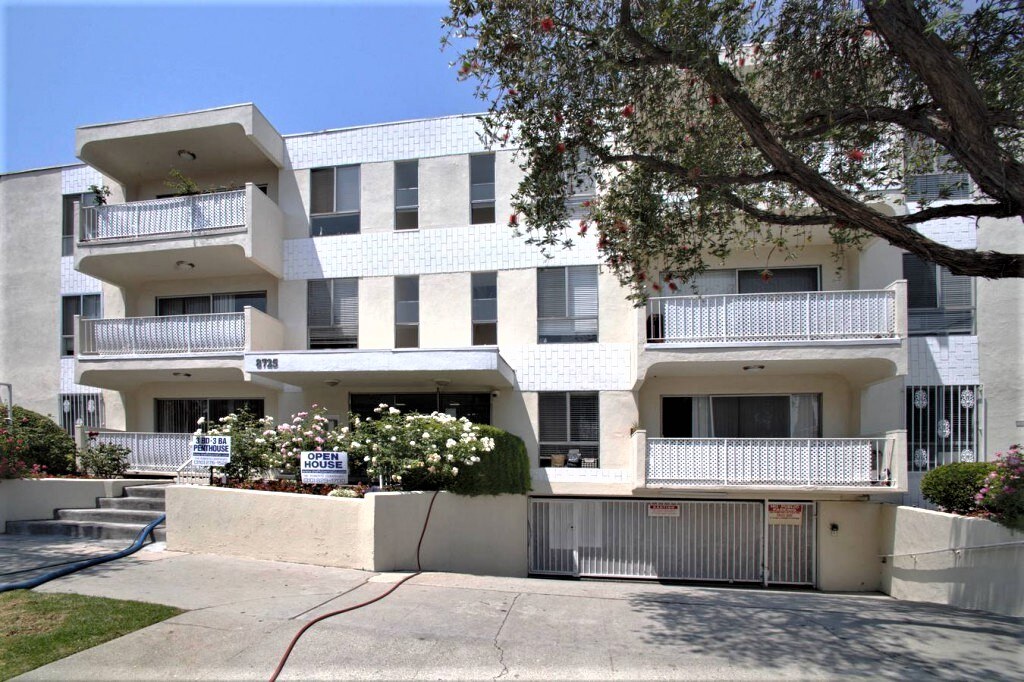 8725 Clifton Apartments exterior