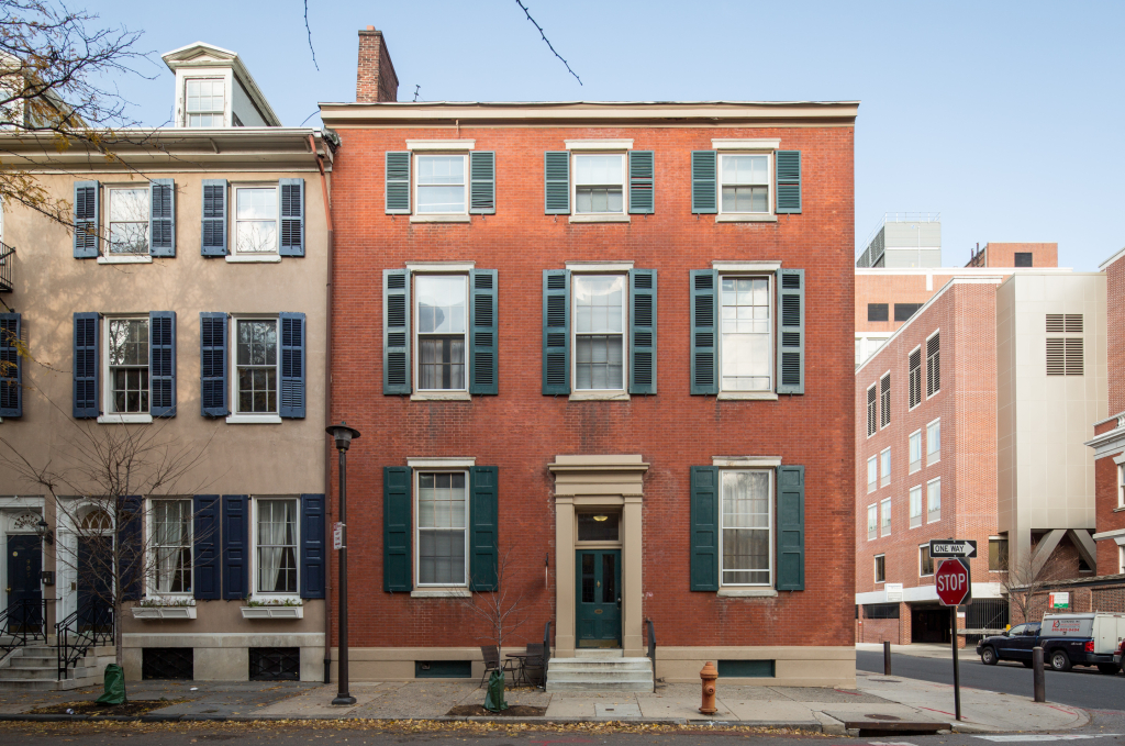 901 Clinton Street exterior