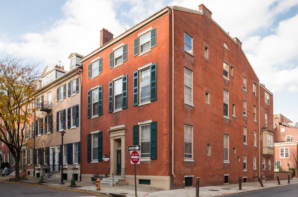 901 Clinton Street Exterior