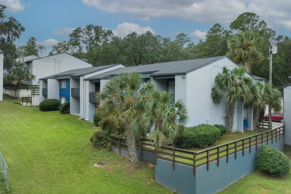 Acasa High Road exterior