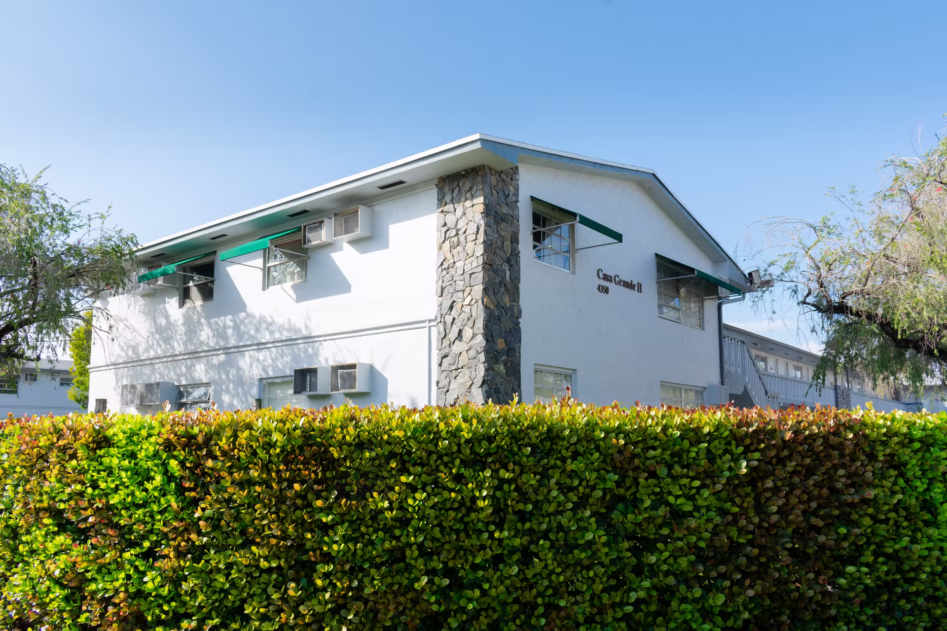 Airport Manor Apartments Amenities