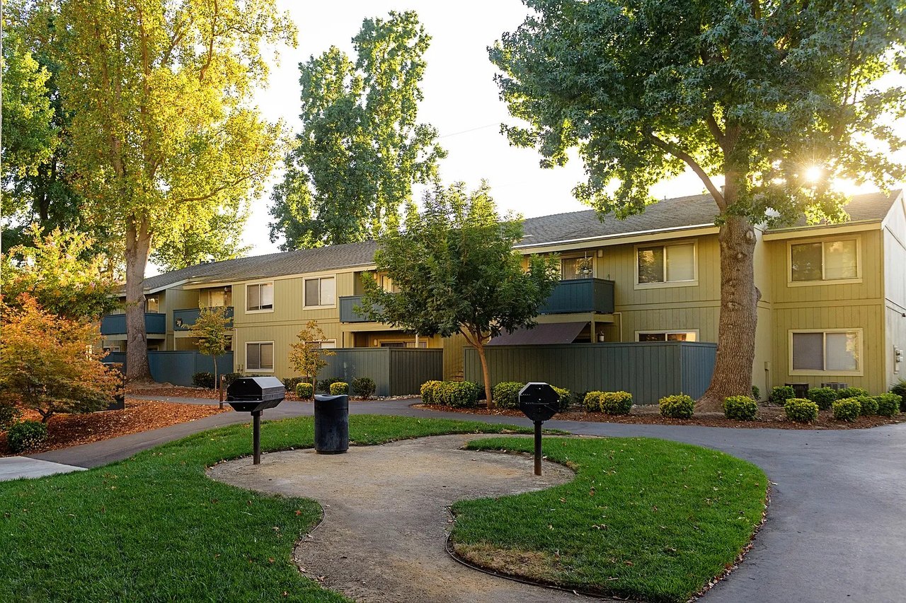 American River Commons Amenities
