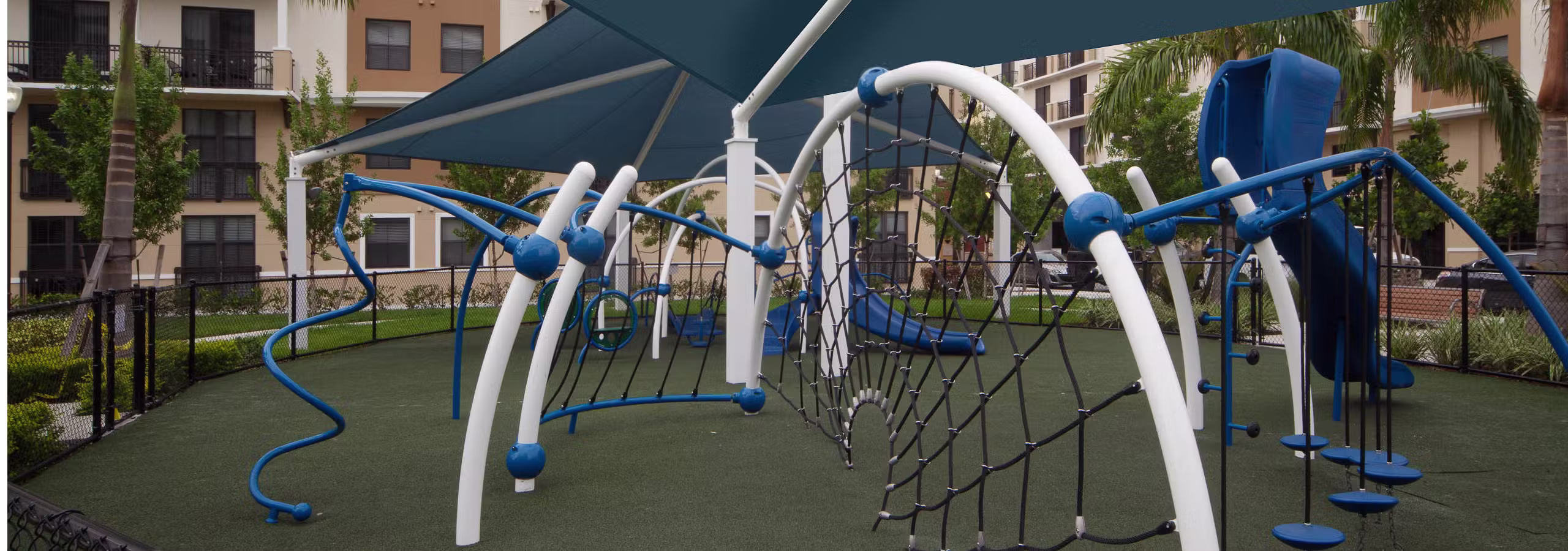 AMLI Dadeland Exterior