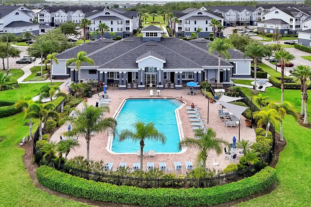 ARIUM Crowntree Lakes exterior