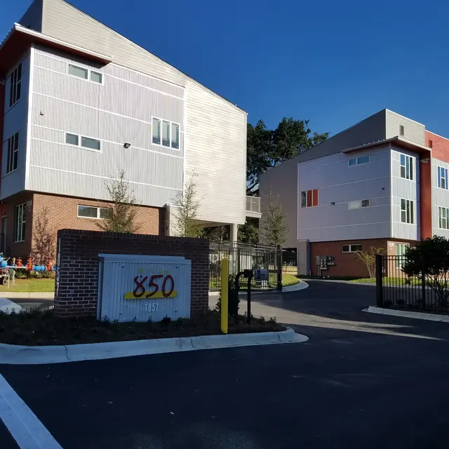 Arive 850 exterior