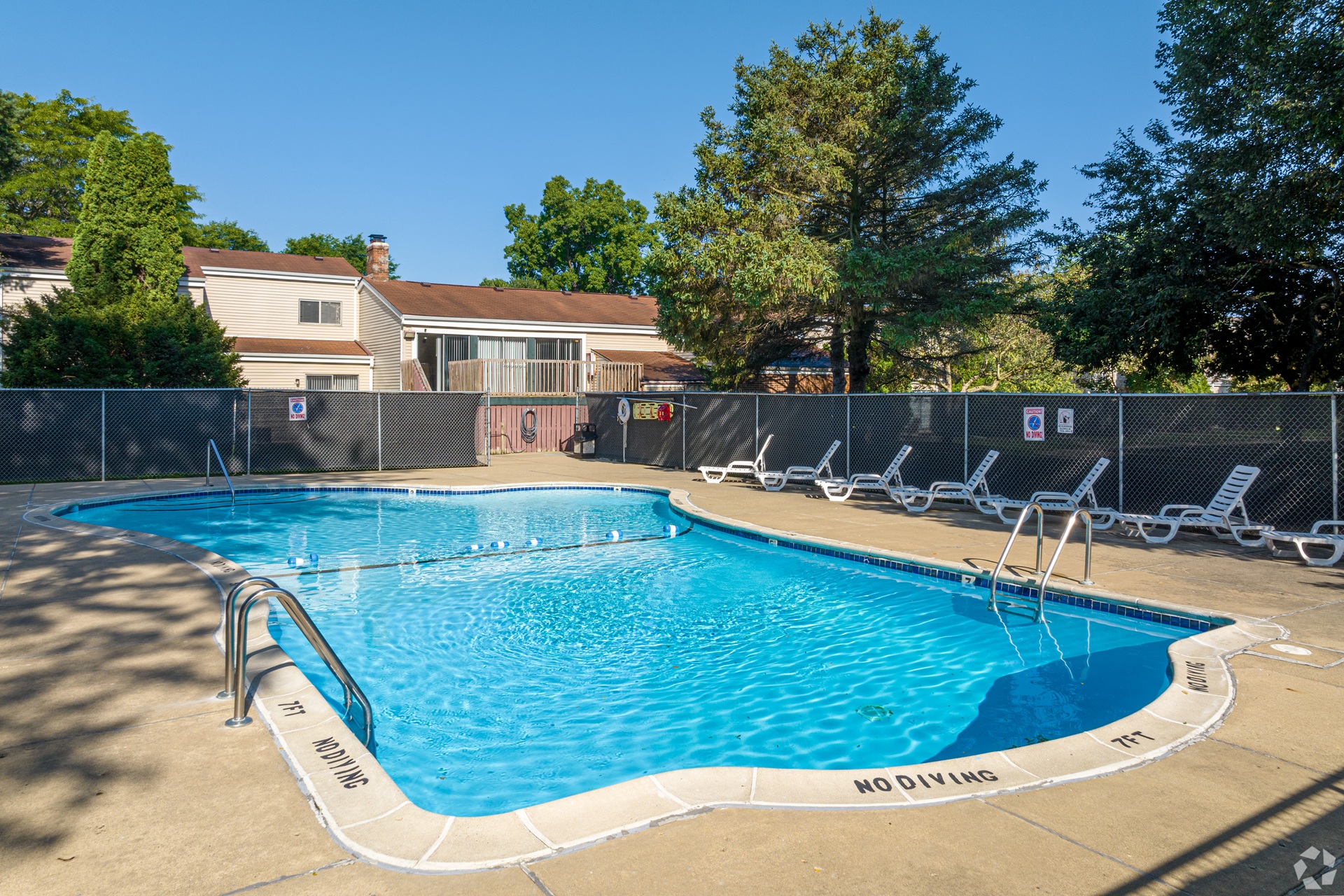 Arrowtree Apartments Exterior