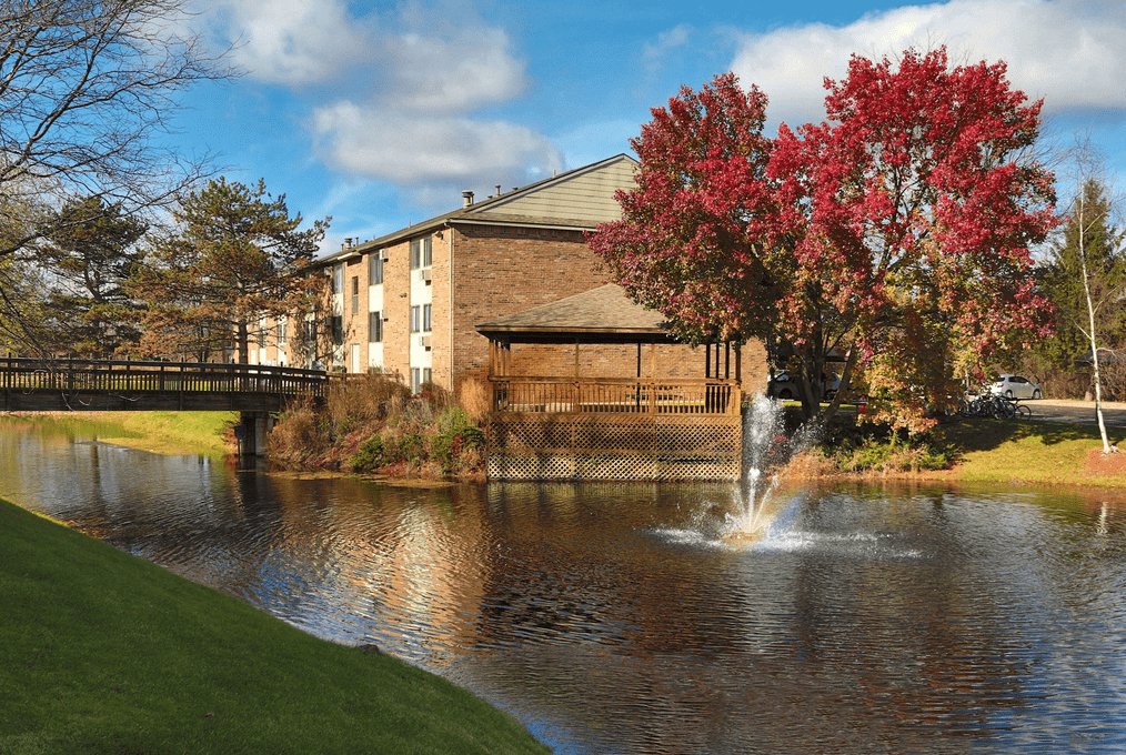 Ashton Lake Apartments Unit 7 Amenities
