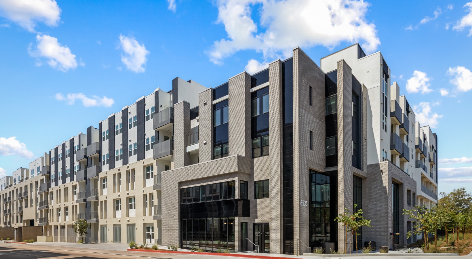 Atlas Alvarado exterior