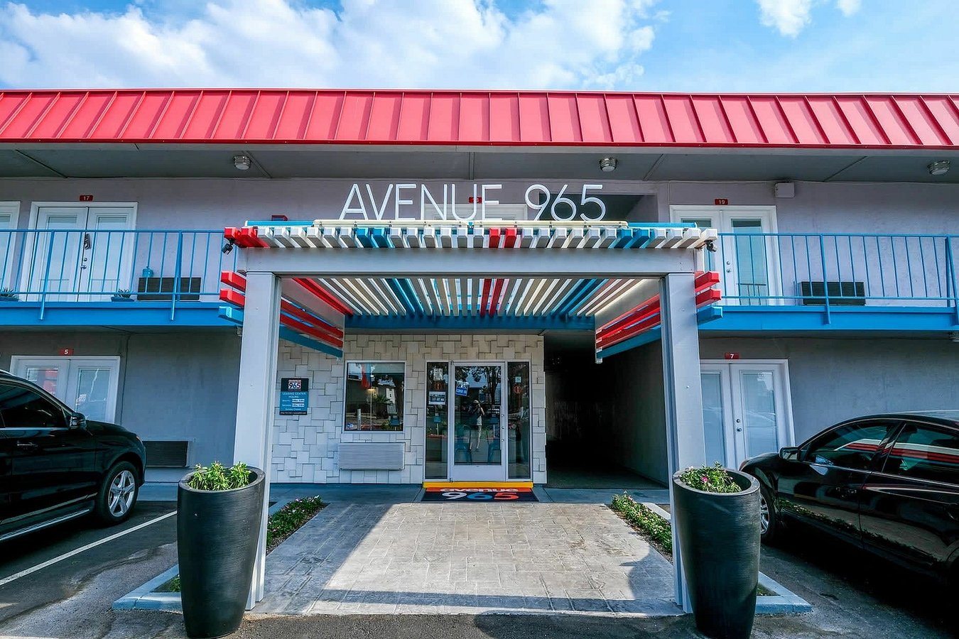 Avenue 965 exterior