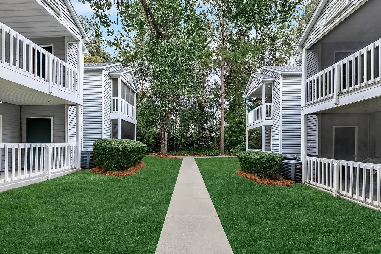 Azalea Place Apartments Amenities