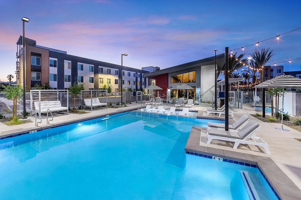 Birchway Tropicana exterior