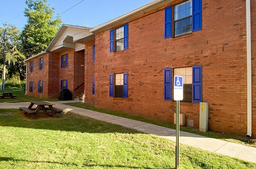 Bradford Oaks exterior