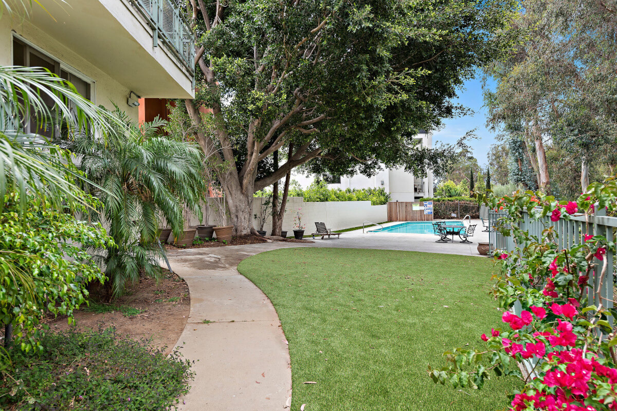 Brentwood by the Park Amenities