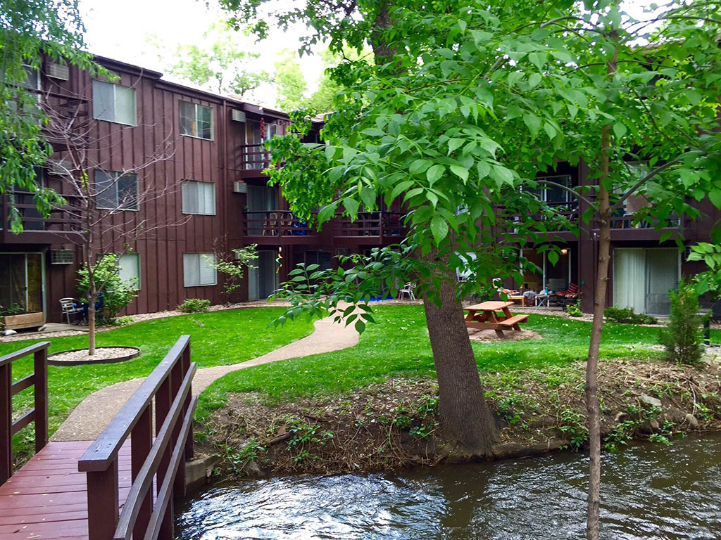 Broadway Apartments exterior