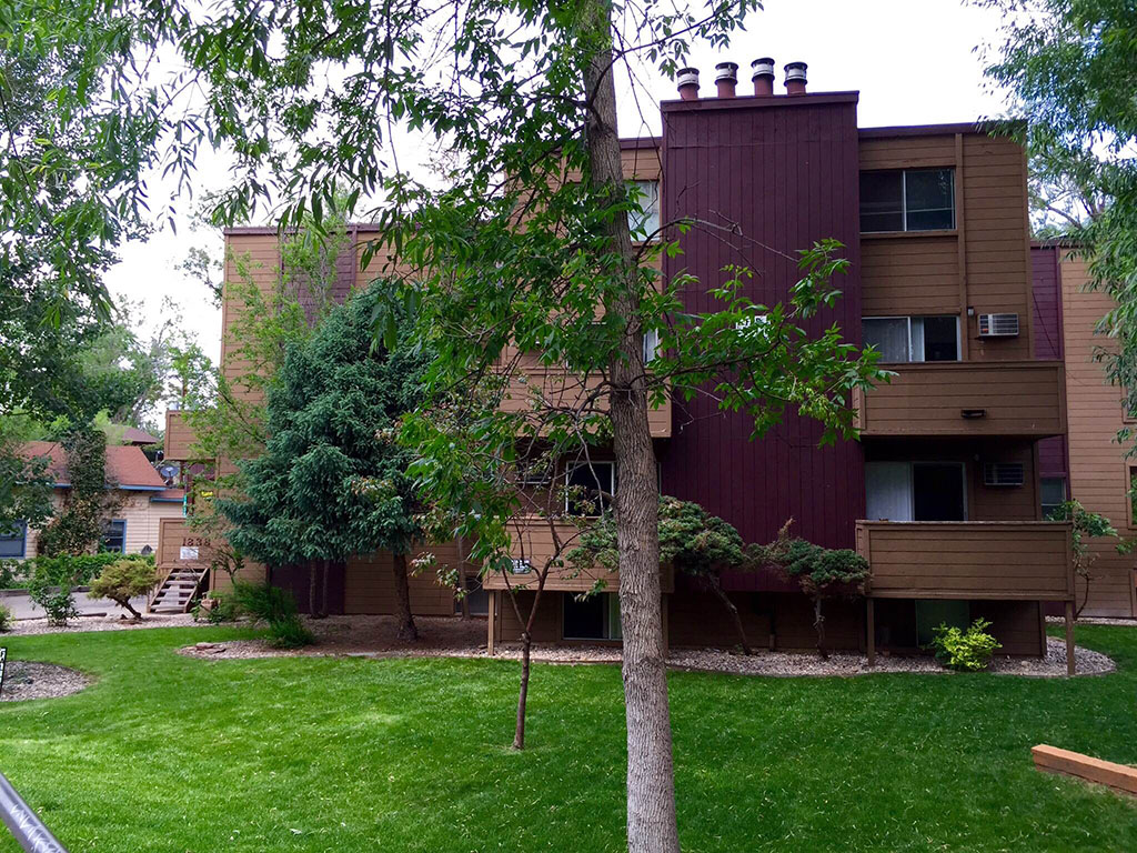 Broadway Apartments exterior