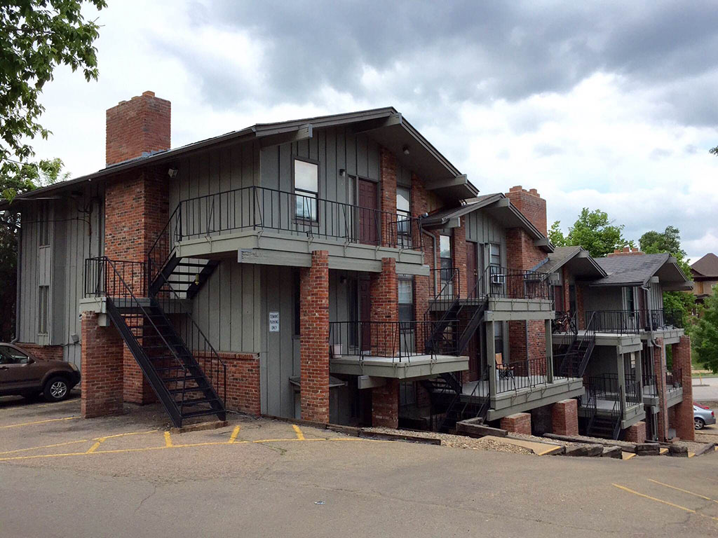 Broadway Apartments Exterior
