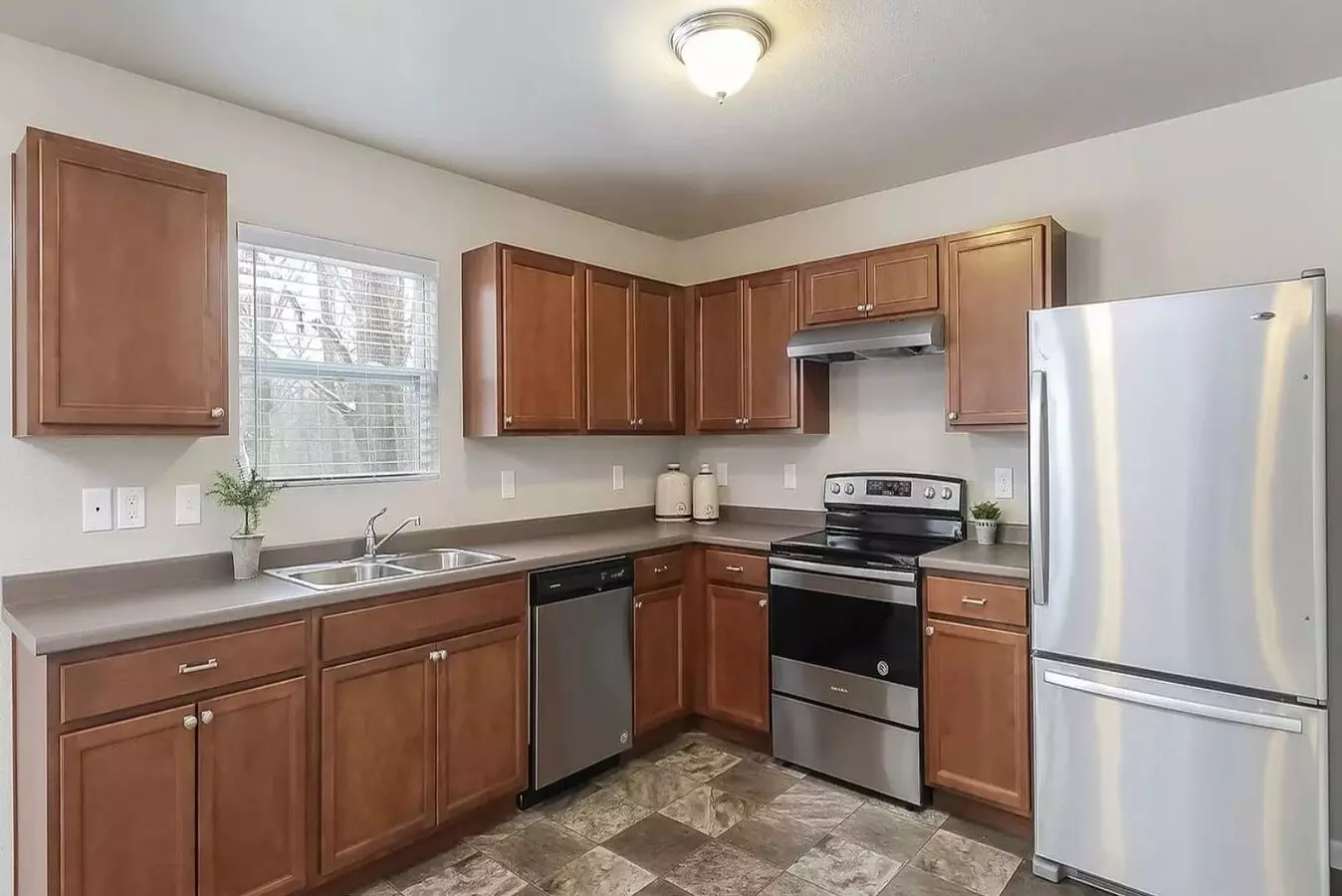 Broken Ridge Drive Homes 1040 Amenities
