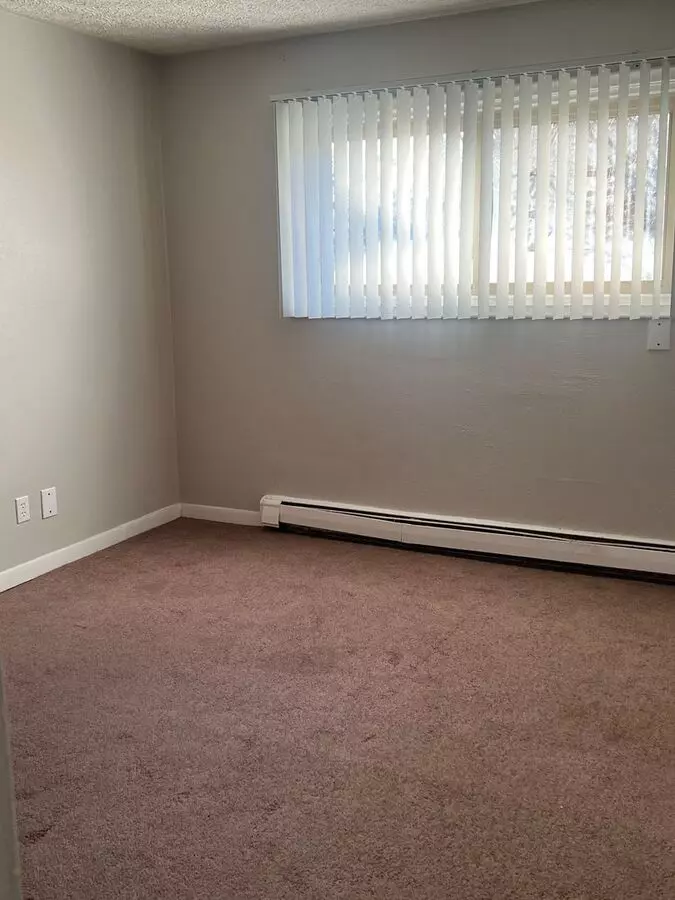 Camelot Apartments Lansing Amenities