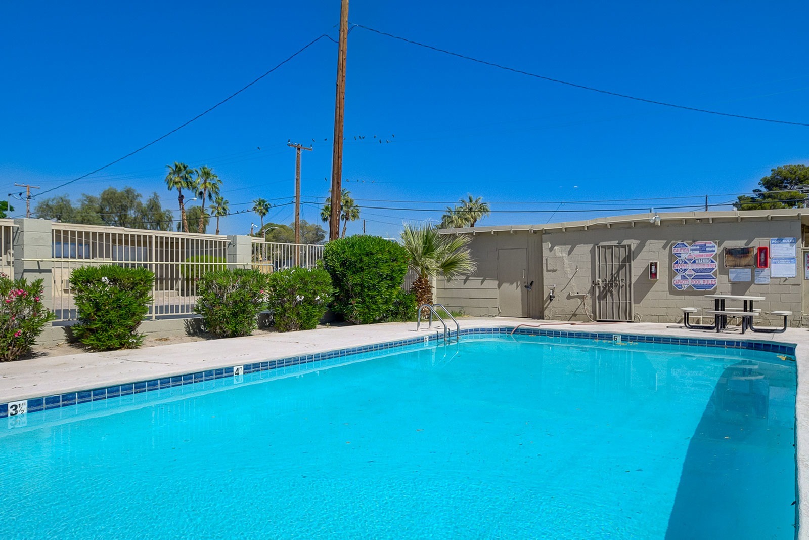 Campus Crossing Las Vegas exterior