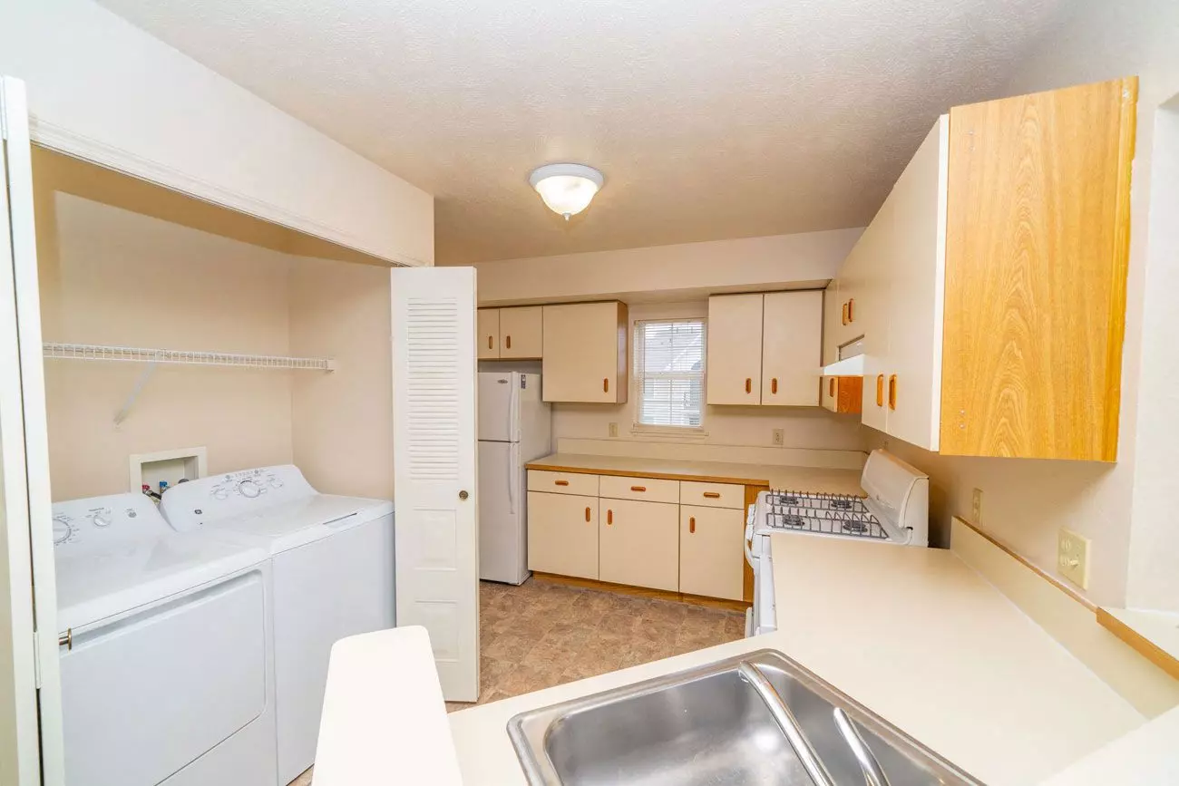 Canal 2 Apartments Exterior