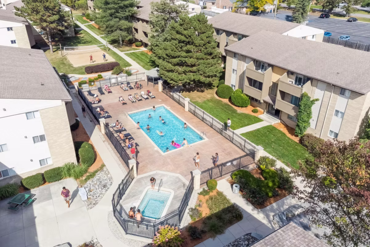 Capitol Villa Apartments Exterior