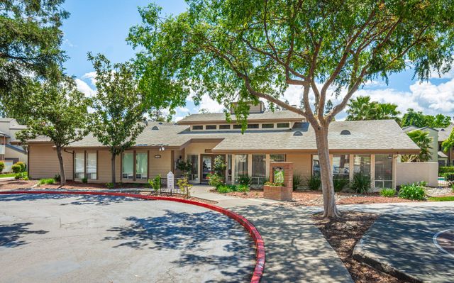 Carmel Pointe Apartments exterior