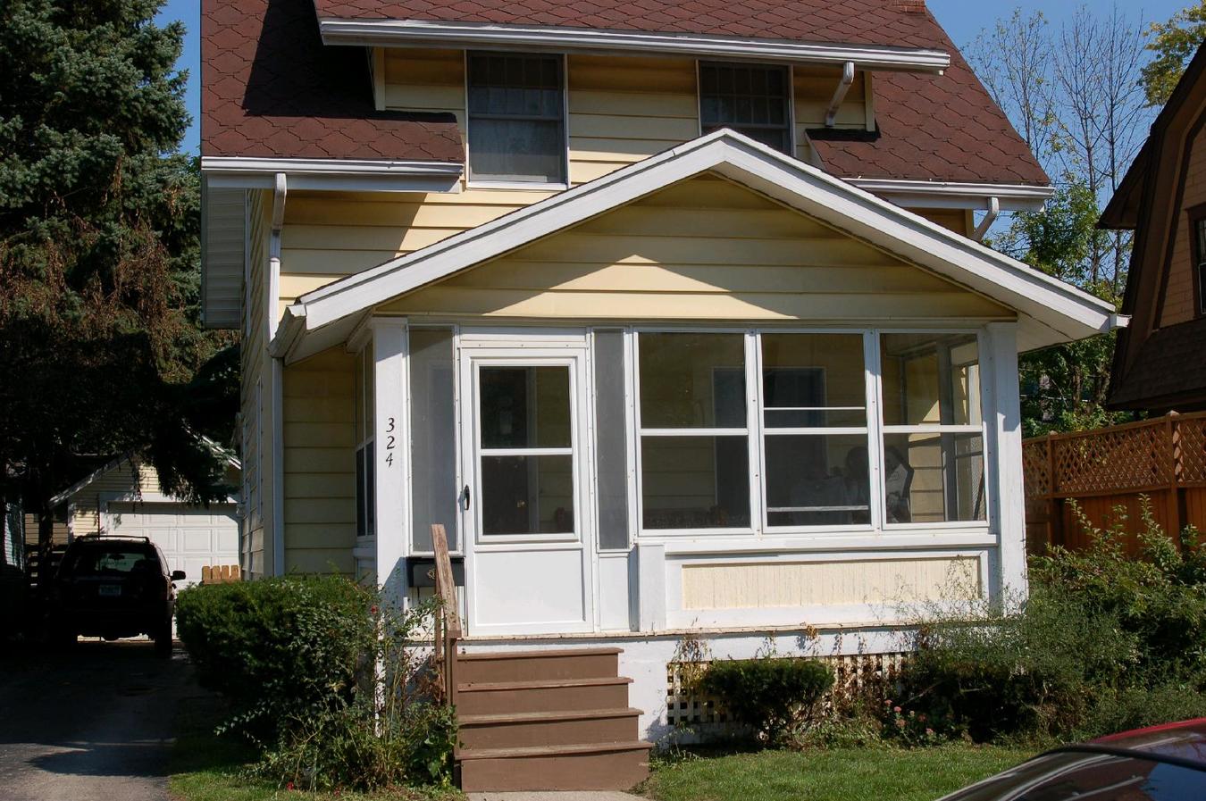 Center Street Homes East Lansing exterior
