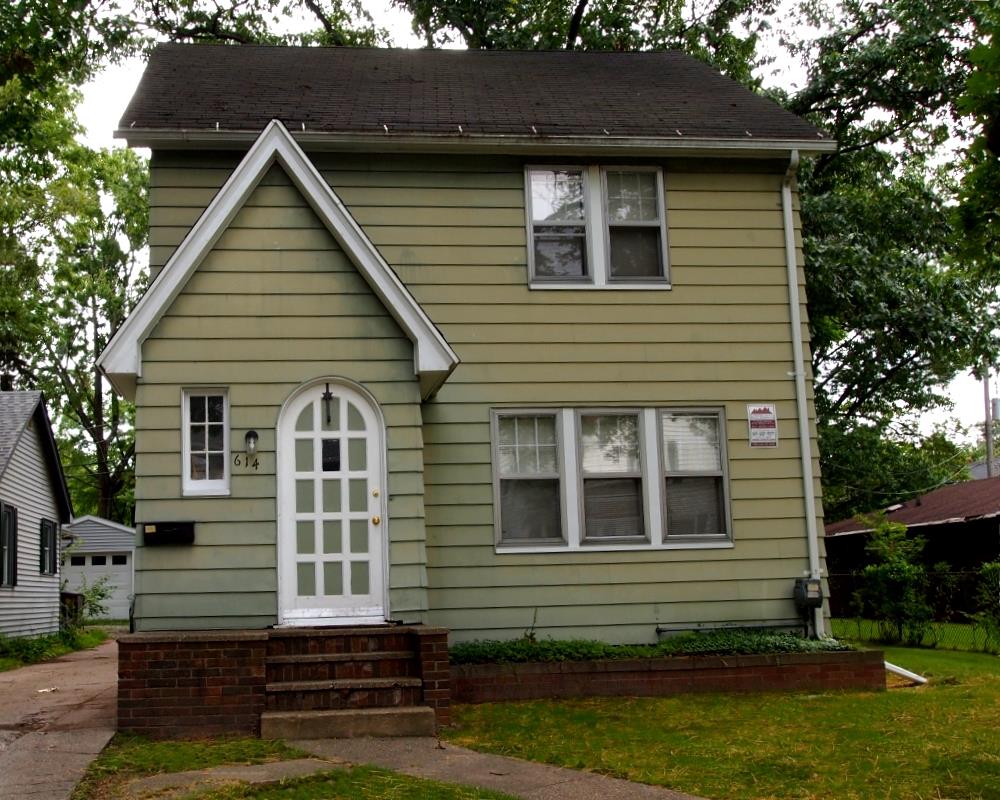 Charles Street Homes 614 Exterior