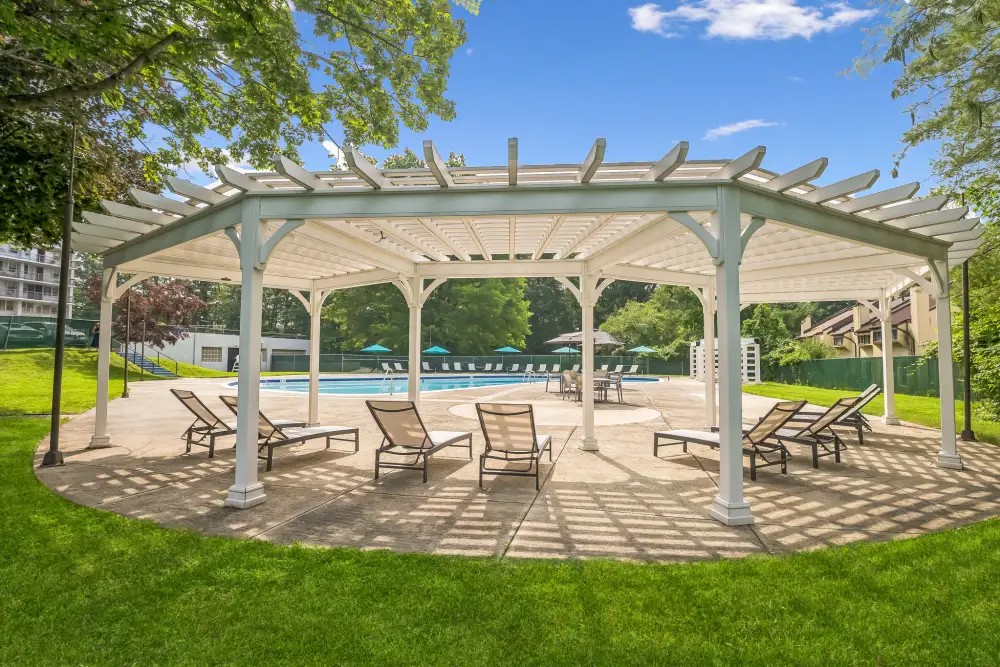 Chestnut Hill Tower Amenities