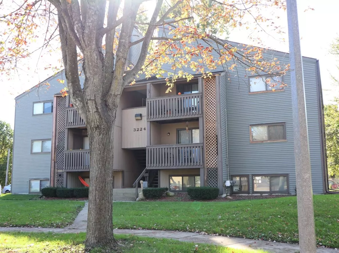 Circle West Apartments exterior