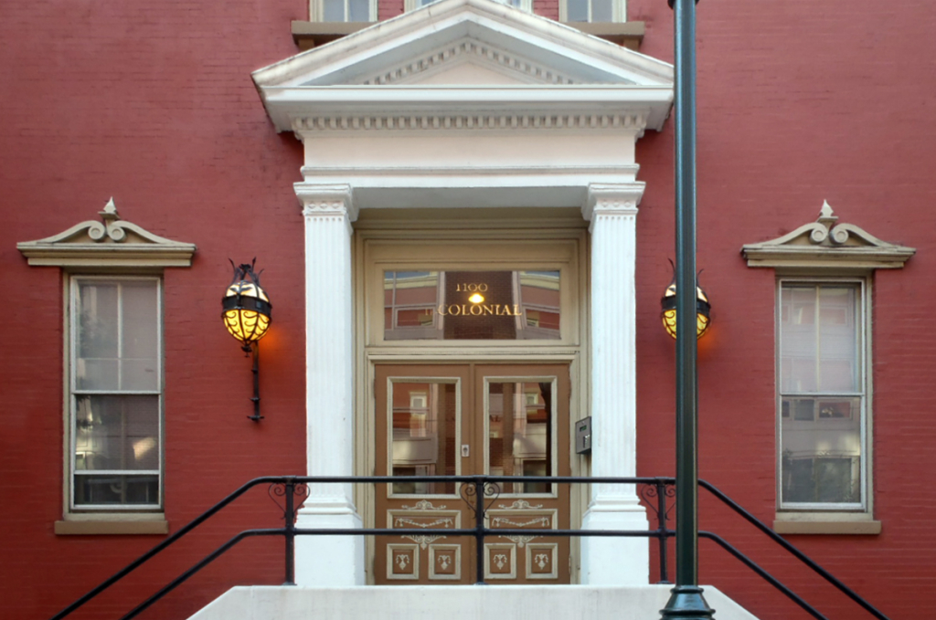 Colonial Apartments Amenities