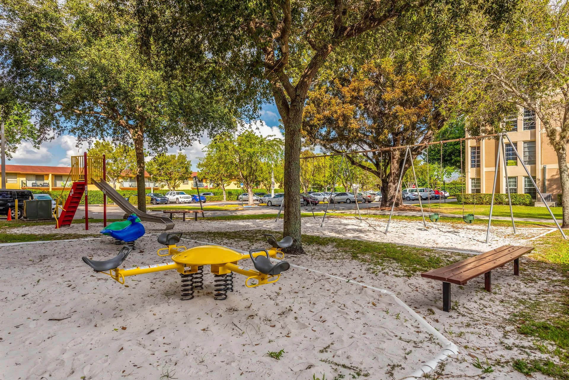 Coral Haven Apartments Exterior