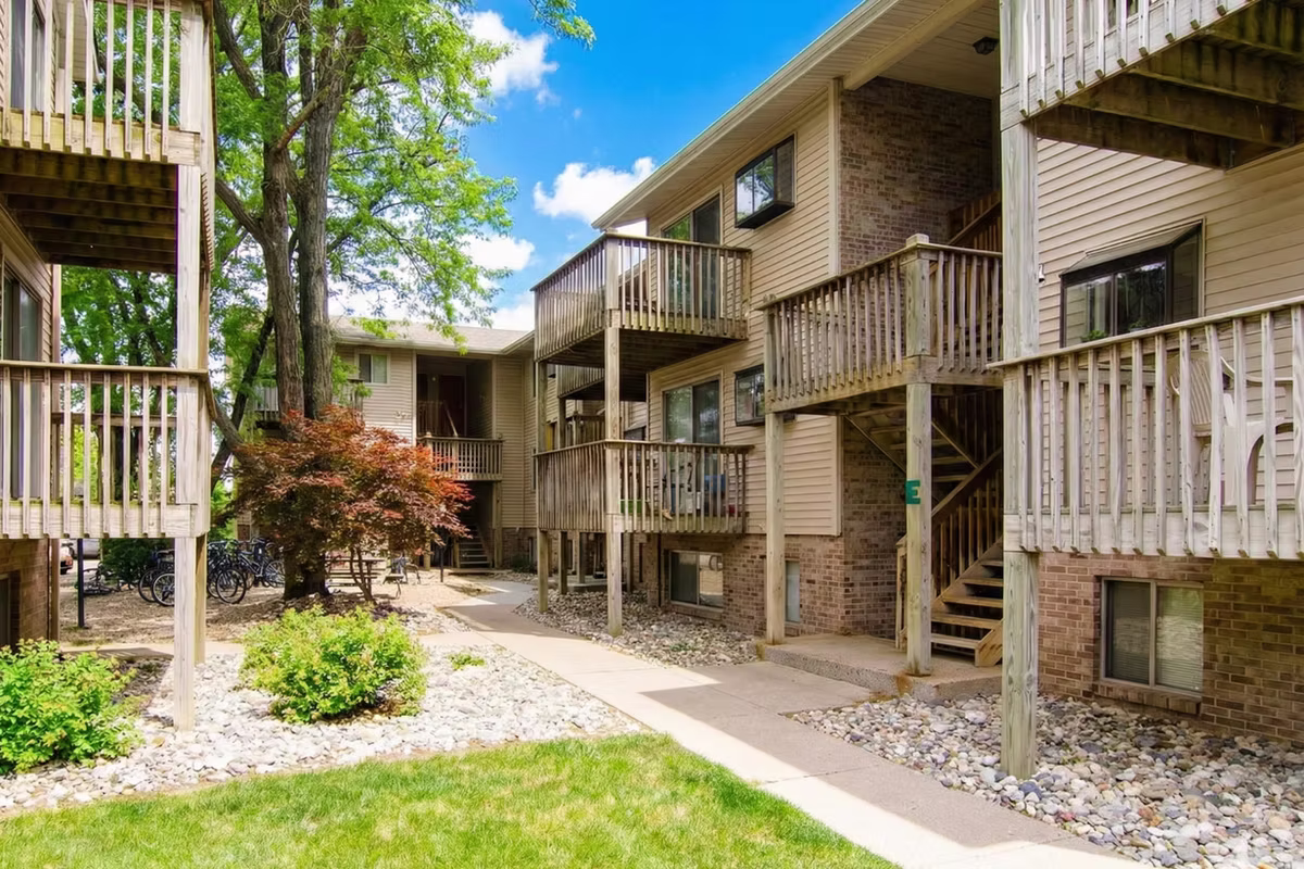 Courtyard Flatlets Amenities