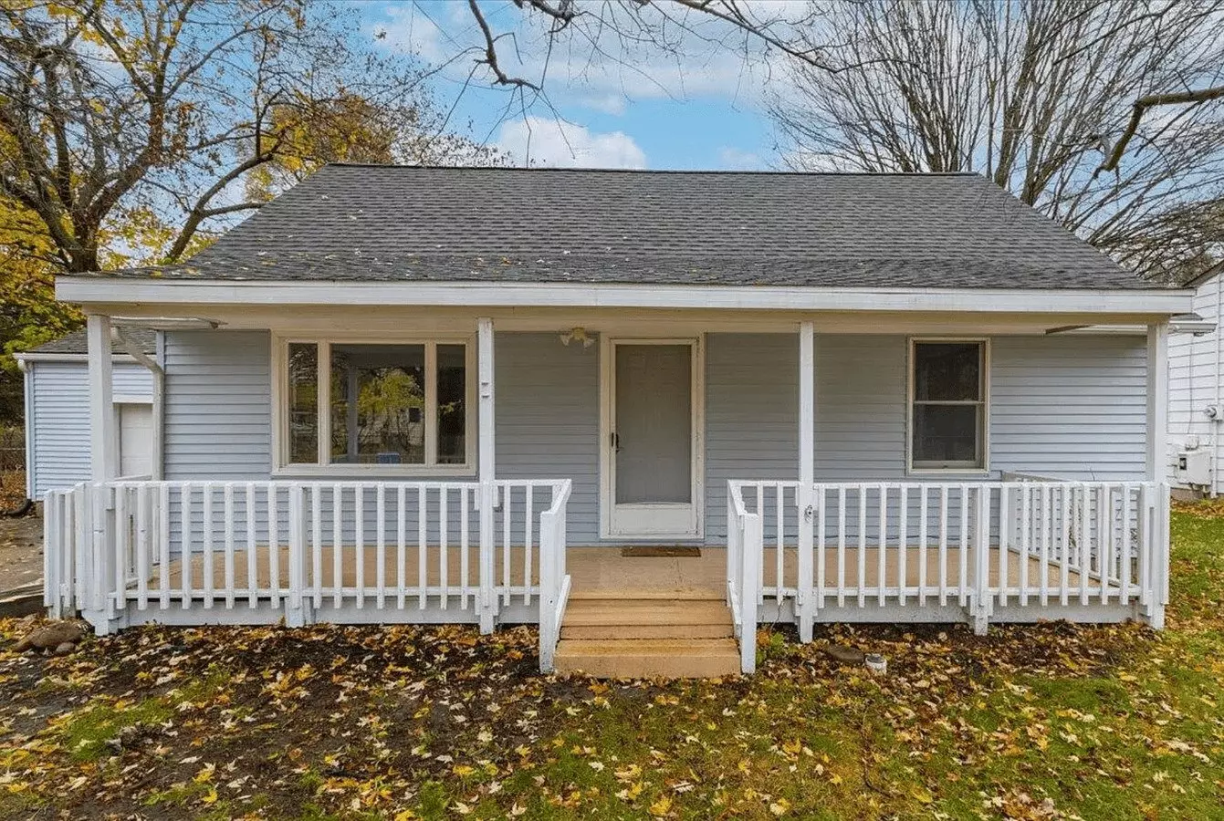 Dadson Drive Homes Lansing Exterior