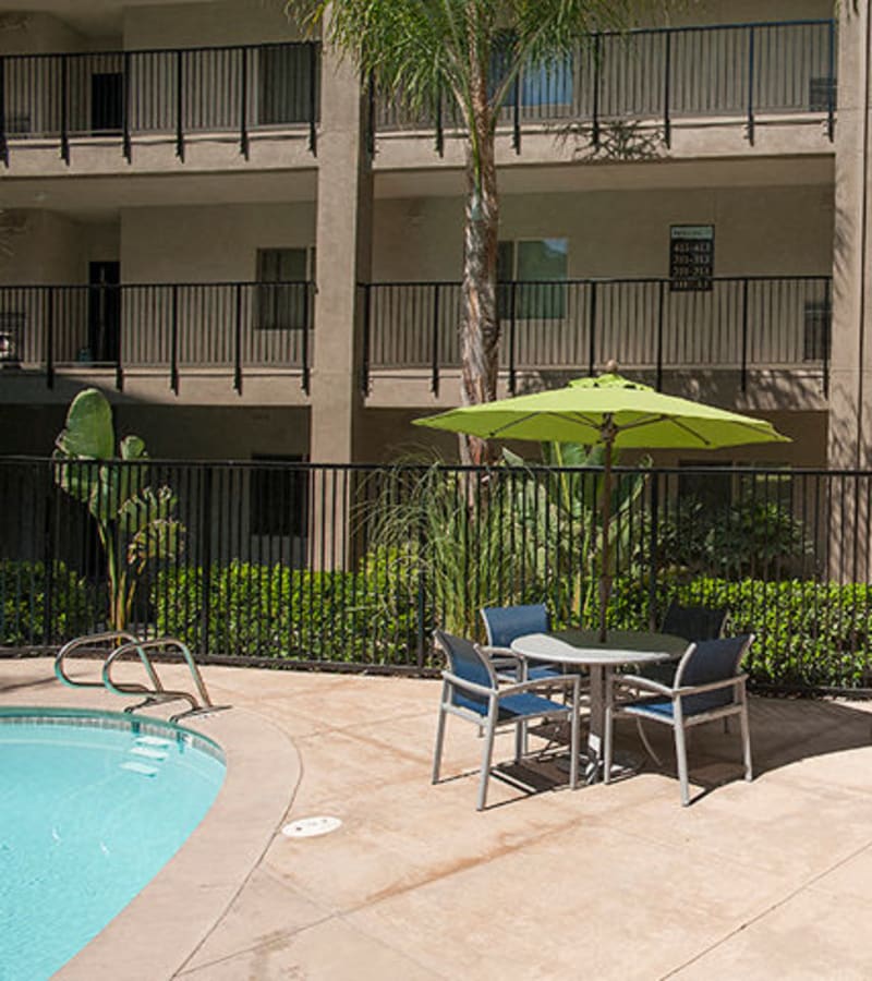 DaVinci Apartments exterior