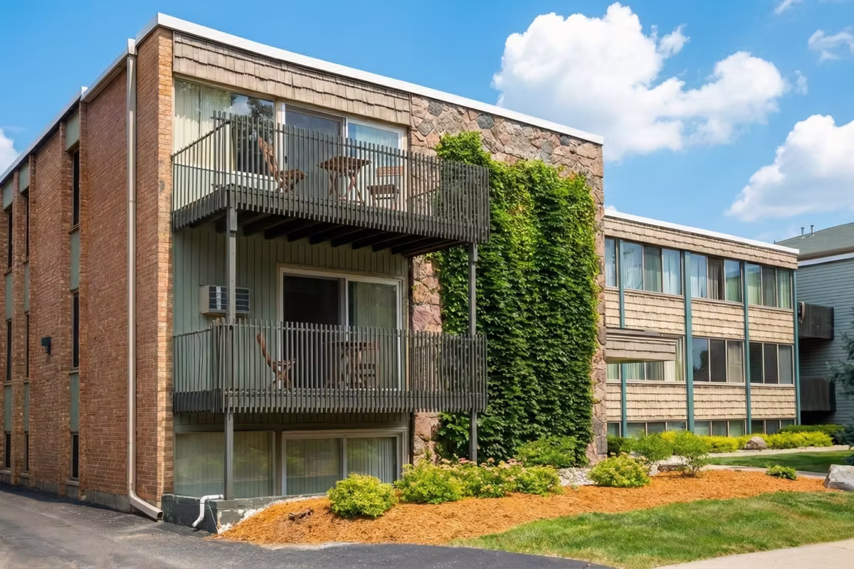 Delta Arms Apartments Exterior