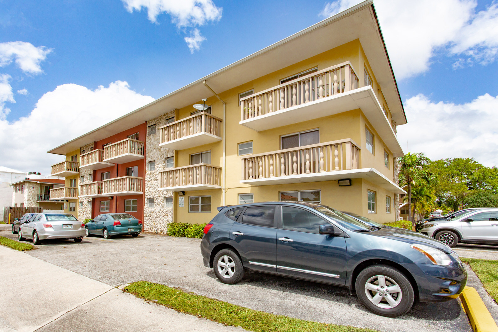 Douglas Townhomes Apartments Exterior