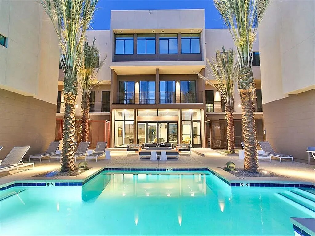 Dusk Scottsdale Apartments Exterior
