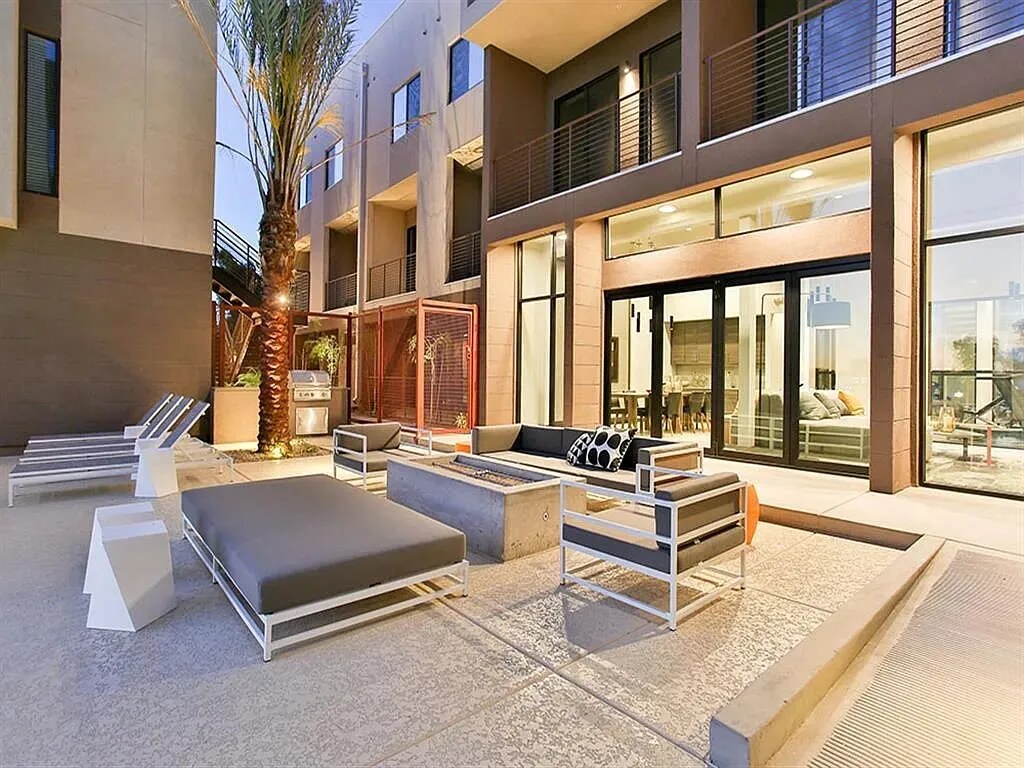 Dusk Scottsdale Apartments exterior