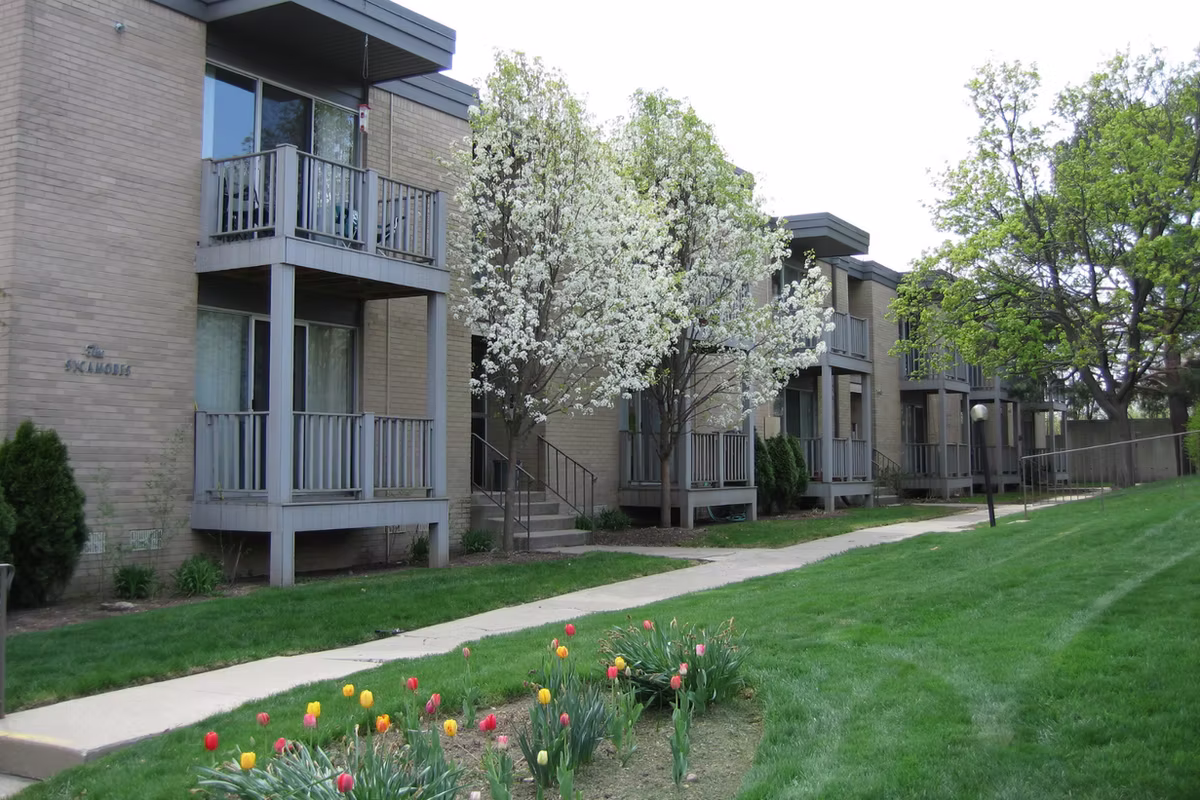 East Knolls Apartments Exterior
