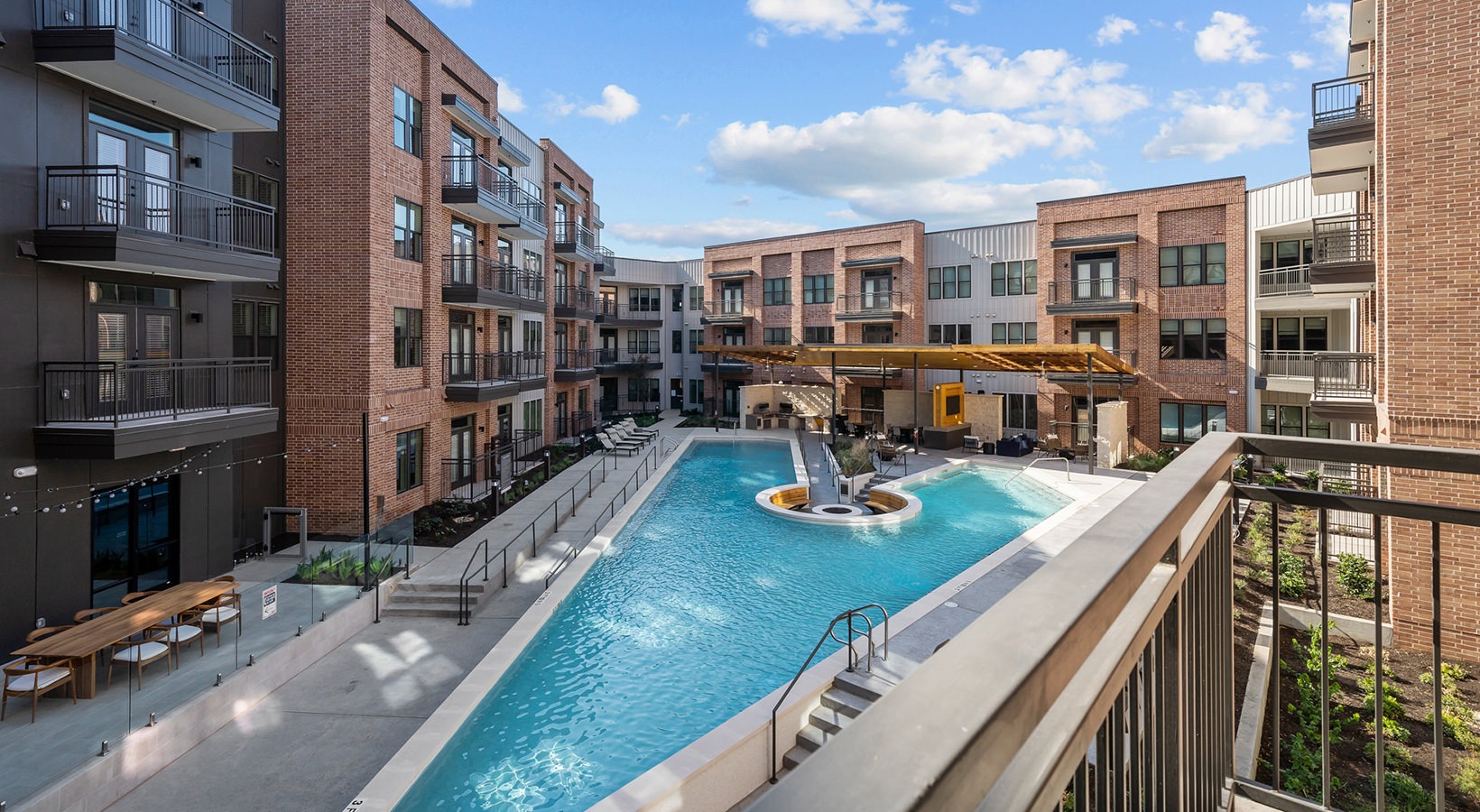 Eastpoint Apartments Exterior