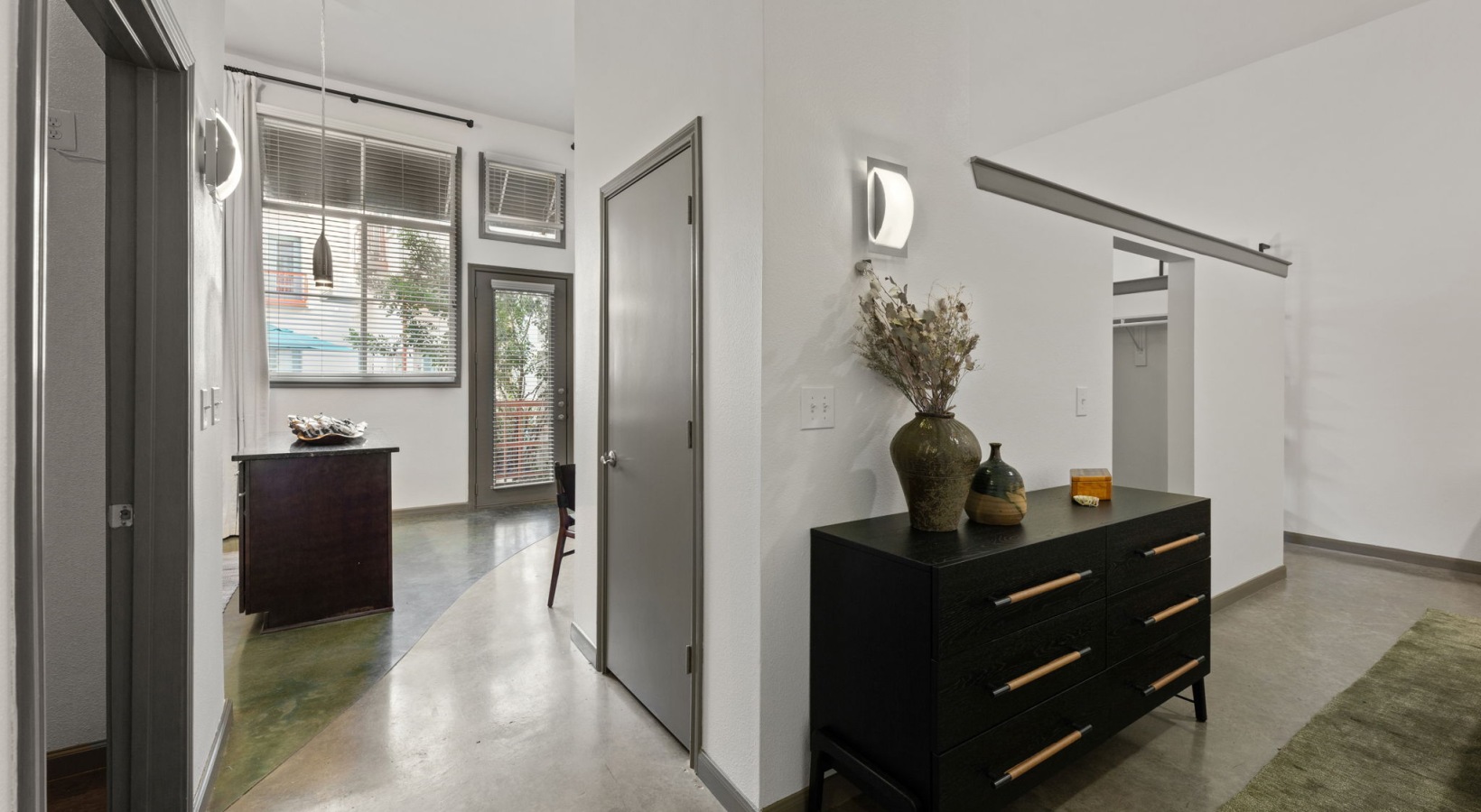 Elle West Ave Exterior